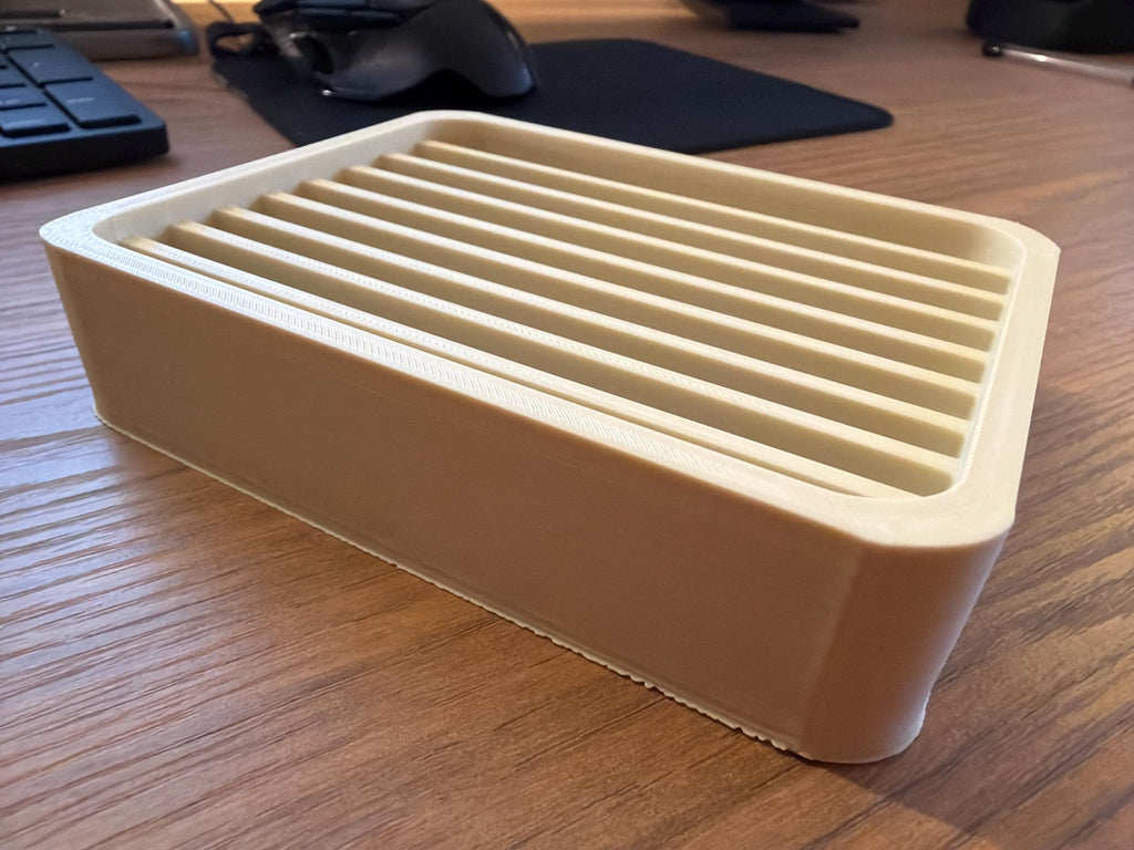 Ribbed Soap Dish with Drainage – Modern Bathroom Soap Holder – Minimal 3D Printed Tray