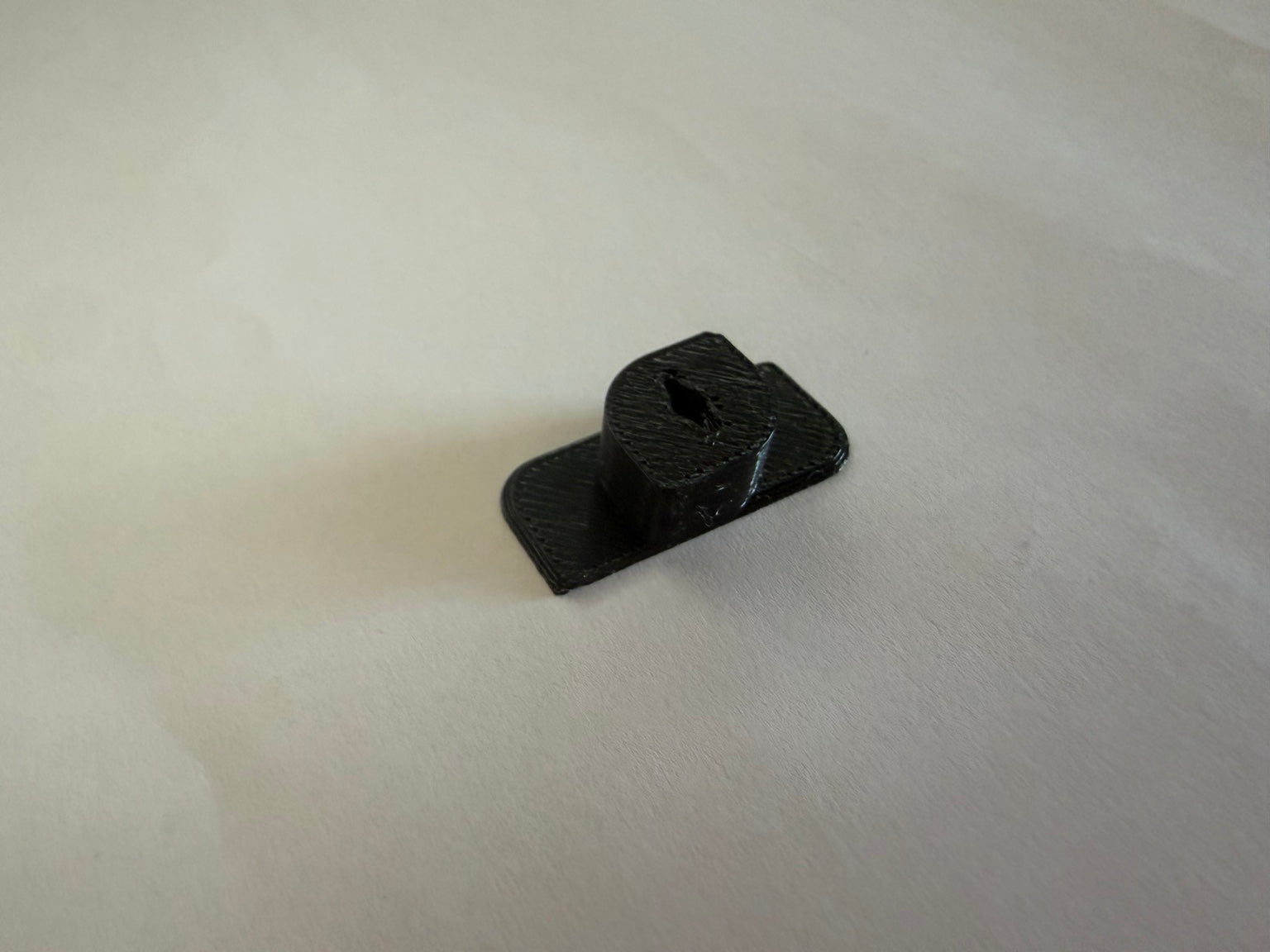 Twist Lock Fixings for Slat Walls —Pack of 4