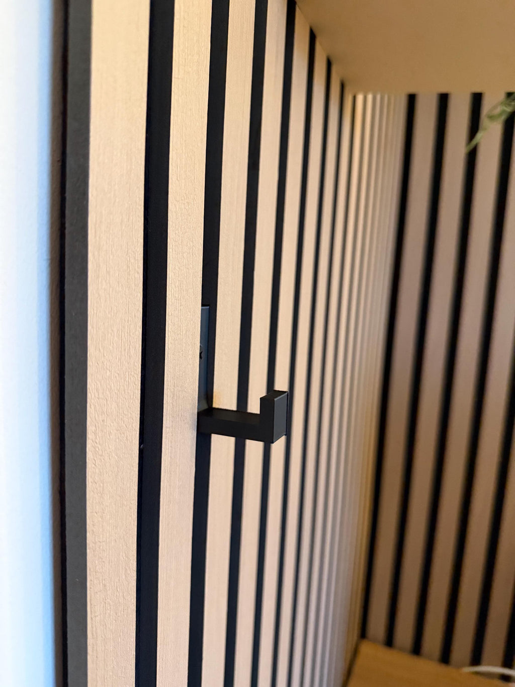 Pack of 4 x Matte Black Acoustic Slat Wall Hook – Coat Jewellery Hanger