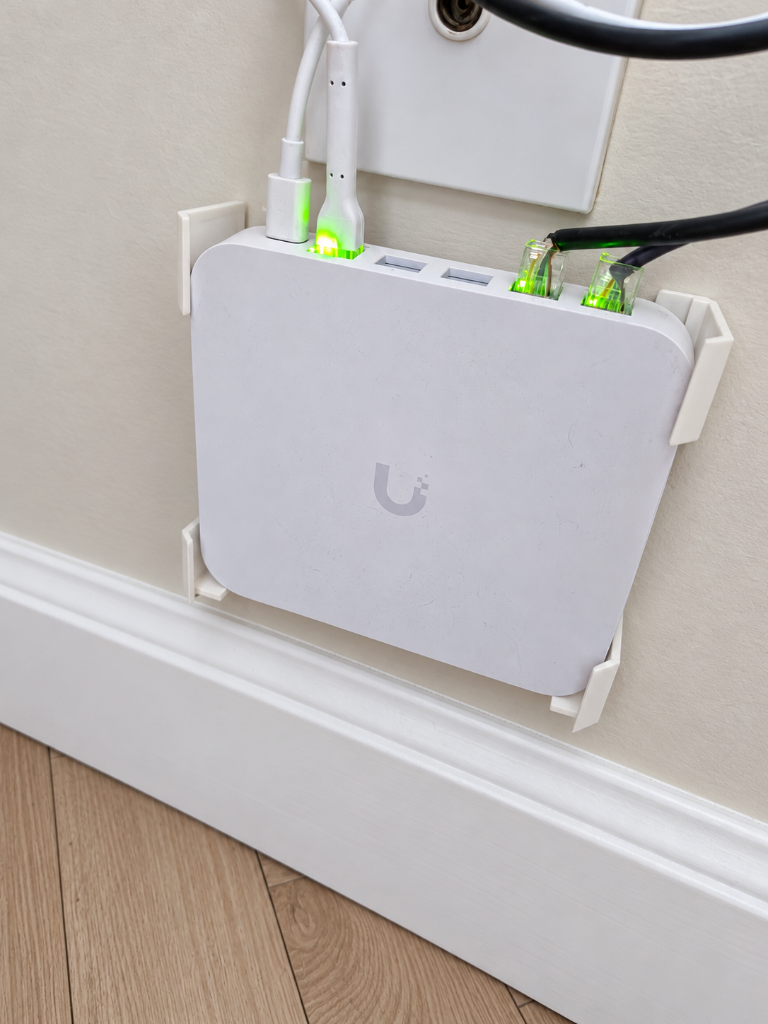 UCG-Ultra wall mount bracket keyhole slots
